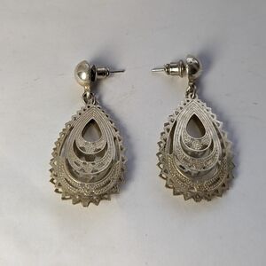 Vintage Silvertone filigree Drop Dangle post back earrings